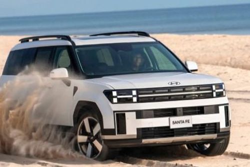Đây là những điểm nhấn trên Hyundai Santa Fe, giá nhỉnh 1 tỷ đồng