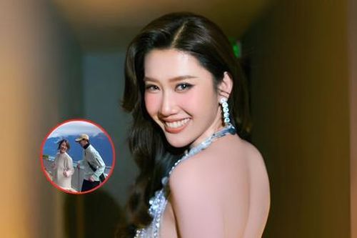 Khoảnh khắc Thúy Ngân ôm cứng ngắc, nhún nhảy với bạn trai tin đồn gây bàn tán