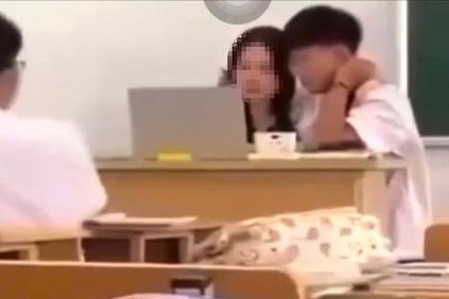 Nam sinh 2k9 có cử chỉ thân mật với cô giáo 2k1: Ban đầu nghĩ là hành vi trêu đùa