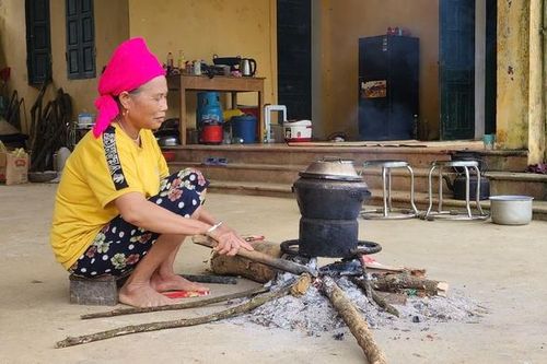 Dân chạy sạt lở ở Hòa Bình: 'Chúng tôi chỉ muốn sớm được về nhà'
