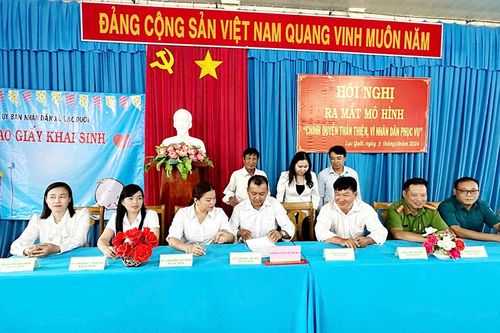 Xã biên giới Lạc Quới ra mắt mô hình 'Chính quyền thân thiện, vì Nhân dân phục vụ'
