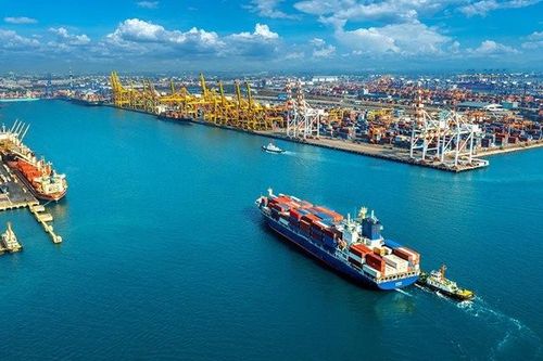 Thương mại hàng hải toàn cầu gặp khó
