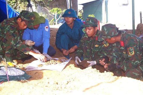 Đội K52 quy tập mộ tập thể tại huyện Đak Pơ