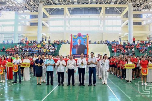 83 đội tham dự Giải bóng chuyền hơi trung cao tuổi toàn quốc lần thứ X tại Thái Nguyên