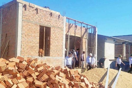Hoàn thiện hạ tầng, giảm nghèo bền vững