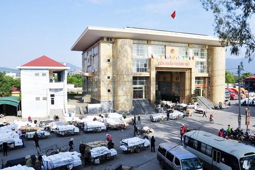 Áp dụng tờ khai hải quan dùng cho người xuất cảnh, nhập cảnh tại cửa khẩu Hoành Mô