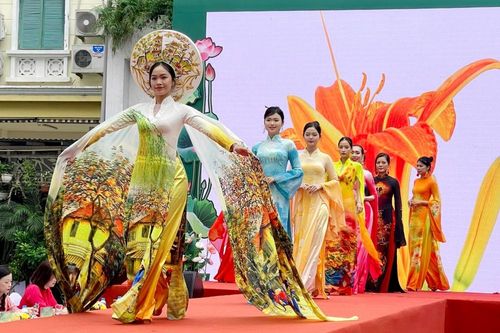 70 năm Ngày Giải phóng Thủ đô: Hà Nội với những cảm xúc tháng 10