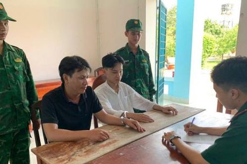 Bắt nhóm đối tượng xuất cảnh trái phép qua Campuchia