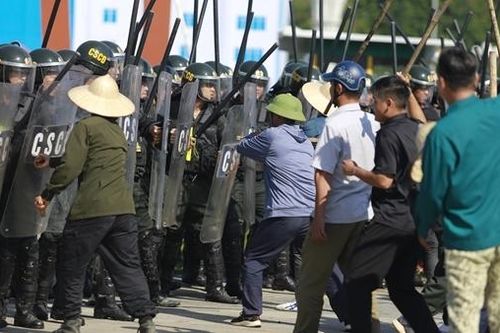 Diễn tập thực binh xử lý tình huống tại Hòa Bình