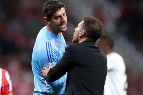 HLV trưởng Simeone chỉ trích thủ môn Thibaut Courtois