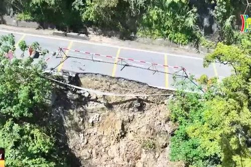 Không điểm trượt sạt mới trên đường lên Đền Thượng, Ba Vì