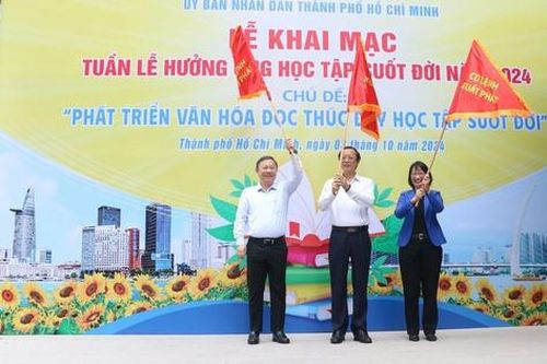 Thành phố Hồ Chí Minh kêu gọi mỗi người dân xây dựng thói quen đọc sách, tích cực học tập