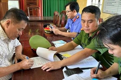 Bắt nhóm cán bộ, nhân viên ngành thủy sản nhận hối lộ