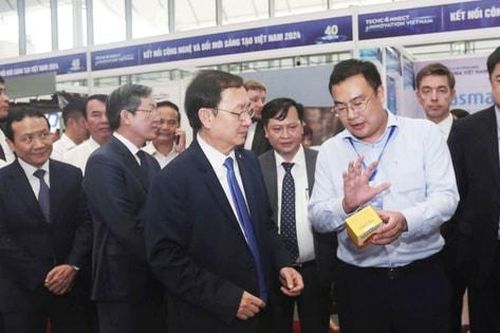 Thúc đẩy khoa học, công nghệ và đổi mới sáng tạo:Ưu tiên hàng đầu