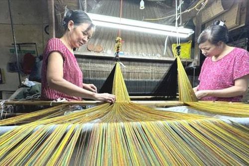 Vạn Phúc - giữ gìn sắc lụa nghìn năm
