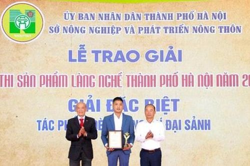 'Đèn trang trí đại sảnh' giành giải Đặc biệt Hội thi sản phẩm làng nghề Hà Nội