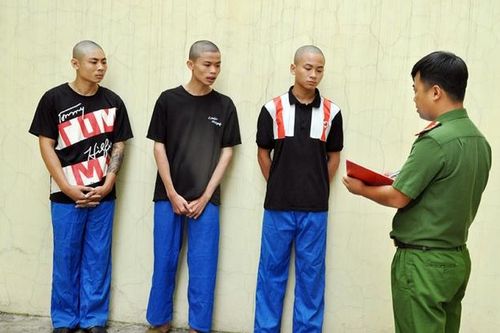 Nhóm thanh niên Hải Dương manh động mang theo dao đi cướp xe máy trong đêm