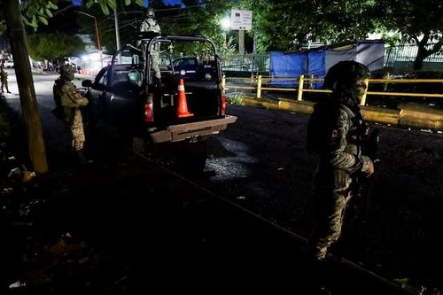 Mexico bắt giữ binh sĩ nổ súng khiến 6 người di cư thiệt mạng