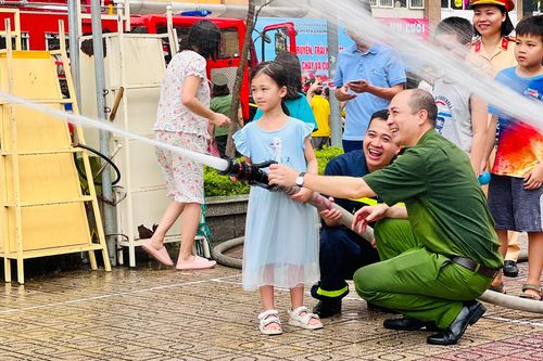 Mặt trận không tiếng súng của những người lính cứu hỏa