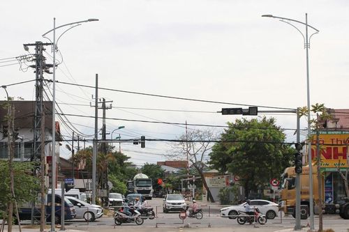 Không thể đấu nối vào Quốc lộ, đường làm xong vẫn 'nằm im'