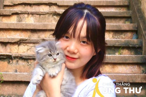 Tôi đón tuổi 18 với cùng lúc hai căn bệnh ung thư