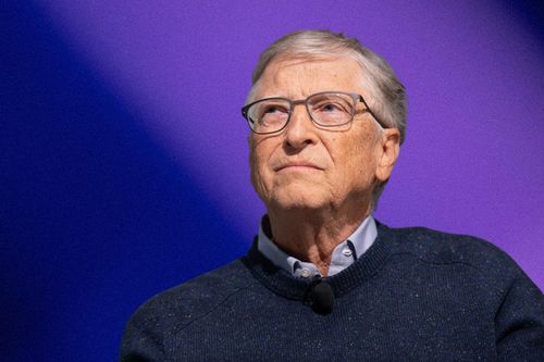 Bill Gates tụt hạng chưa từng thấy