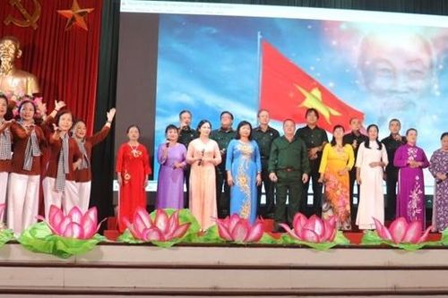 Quận Hai Bà Trưng: cựu chiến binh 'hát hay không bằng hay hát'