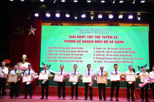 Chất lượng xe buýt được nâng cao rõ rệt từ các phong trào thi đua