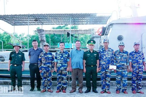 Sóc Trăng cứu nạn thành công 6 thuyền viên trôi trên biển