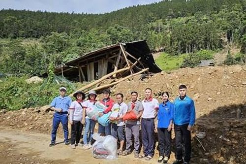 Hơn 2 tỷ đồng chia sẻ và ủng hộ người dân bị lũ lụt tại các tỉnh miền núi phía Bắc