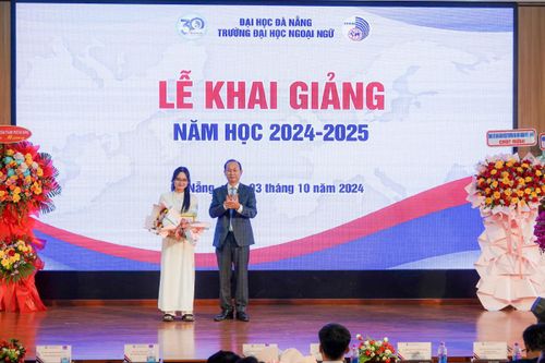 Trường Đại học Ngoại ngữ Đà Nẵng chào đón hơn 1.900 tân sinh viên khóa 2024 nhập học