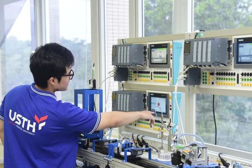 Đào tạo nguồn nhân lực phát triển công nghệ cao: Cần làm nhanh, quyết liệt