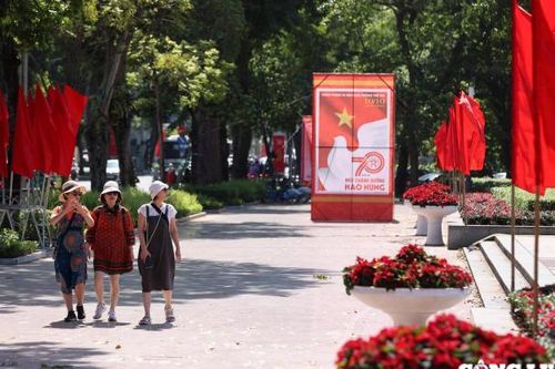 Hà Nội chuẩn bị Lễ kỷ niệm Ngày giải phóng trong tiết Thu mát dịu