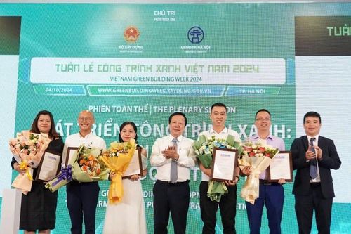 Báo Pháp luật Việt Nam đoạt giải Ba tại Cuộc thi viết về 'Công trình xanh Việt Nam'