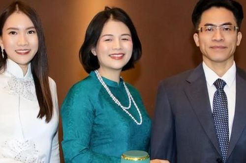 Thương hiệu Jemmia Diamond ghi dấu bản sắc Việt tại UAE với tuyệt phẩm 'Vũ Khúc Thiên Phượng'