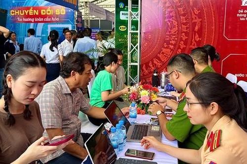 Hơn 40 dịch vụ công phục vụ người dân qua ứng dụng Công dân số Khánh Hòa