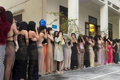Đột kích quán karaoke, 'thiên đường ăn chơi' tại Thanh Hóa