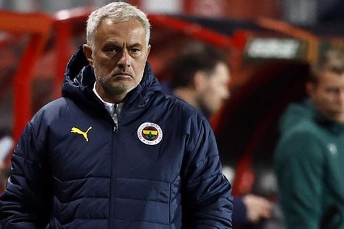Mourinho tỏa sáng với Fenerbahce, háo hức đấu MU