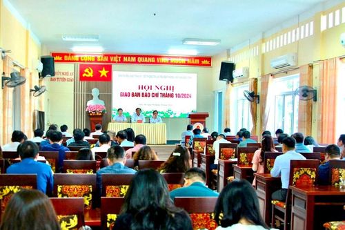 Tập trung tuyên truyền Đại hội Đảng các cấp ngay từ tháng 10/2024