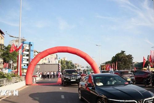 Thông xe đường Âu Cơ-Xuân Diệu chào mừng Ngày Giải phóng Thủ đô
