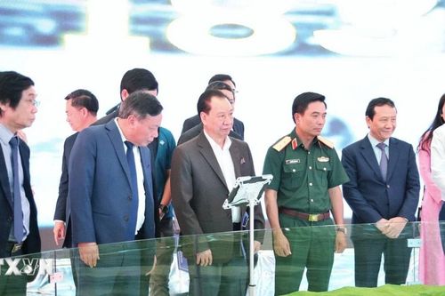 Trưng bày những bức ảnh, hiện vật về thành tựu phát triển của Hà Nội