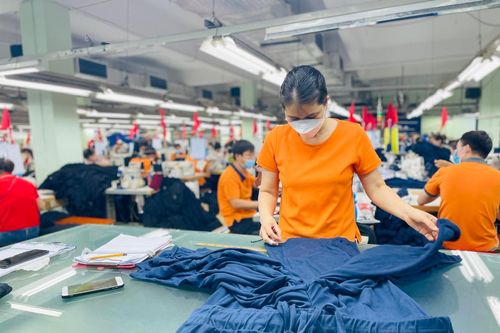 Cần cơ chế hỗ trợ để doanh nghiệp da giày, dệt may tự chủ nguyên, phụ liệu