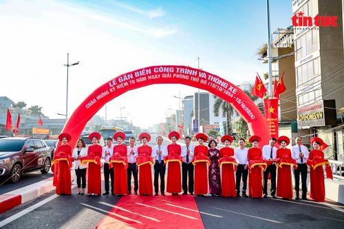 Thông xe đường Âu Cơ-Xuân Diệu chào mừng 70 năm Ngày Giải phóng Thủ đô