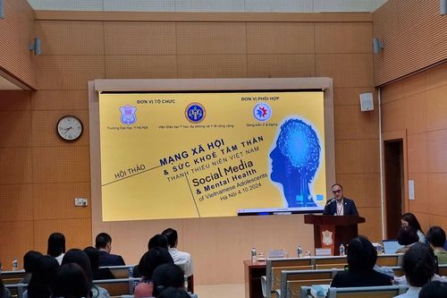 Lạm dụng mạng xã hội khiến thanh thiếu niên Việt Nam rối loạn giấc ngủ, bị cô lập