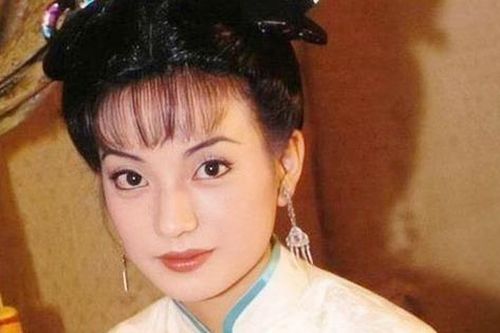 Triệu Vy gây chú ý với loạt ảnh chưa từng công bố