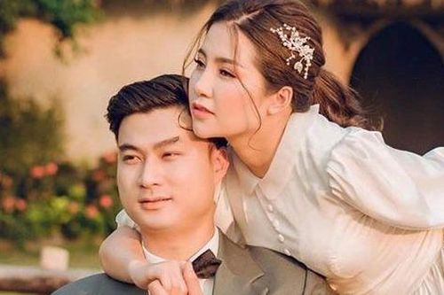 'Thiếu gia Khương liều' Duy Hưng hạnh phúc bên vợ đẹp con ngoan