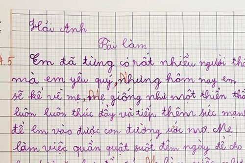 Bài văn 'kể về mẹ' của cậu bé lớp 3 đạt 9 điểm, cô giáo chỉ phê đúng một từ