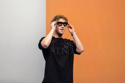 Mark Zuckerberg thành người giàu thứ hai thế giới