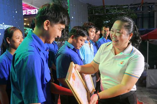 Dự án 'Sản xuất chén dĩa dùng một lần từ giấy lục bình' đoạt giải nhất Cuộc thi 'Ý tưởng sáng tạo khởi nghiệp' tỉnh An Giang lần thứ VIII/2024