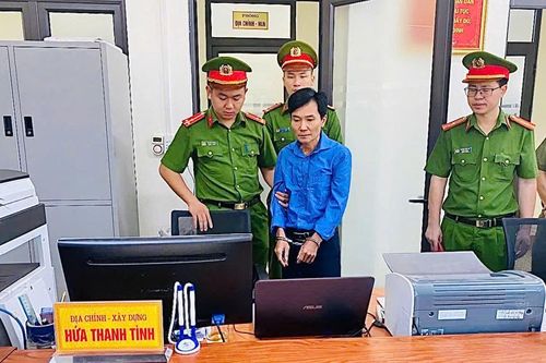 Bắt tạm giam công chức địa chính xã Khánh Yên Trung